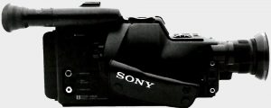 Sony CCD-V90 de coté