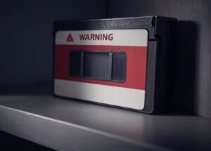 Cassette VHS avec étiquette Warning